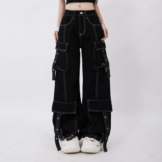 Black wide-leg cargo baggy jeans featuring multiple pockets and contrasting stitching