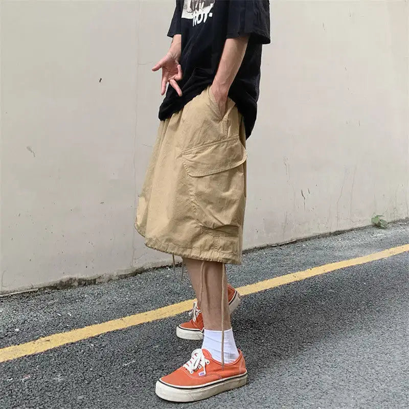 Khaki knee-length cargo shorts with side pockets from Cargo Cargo Shorts collection