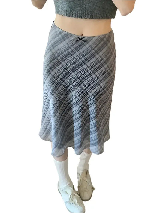 Plaid flowy midi skirt with diagonal gray pattern for fashionable styling