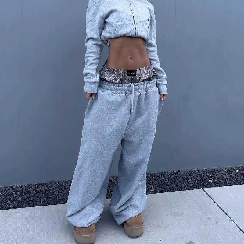 Gray Retro Sweatpants with rolled waistband and cropped sweatshirt for trendy Y2K clothing men