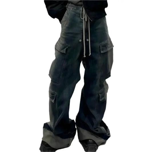 Baggy black cargo jeans with pockets and drawstring waist for a vintage cargo look